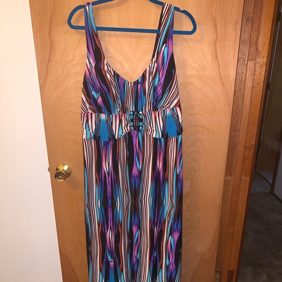 Dress - Picture 1 of 4